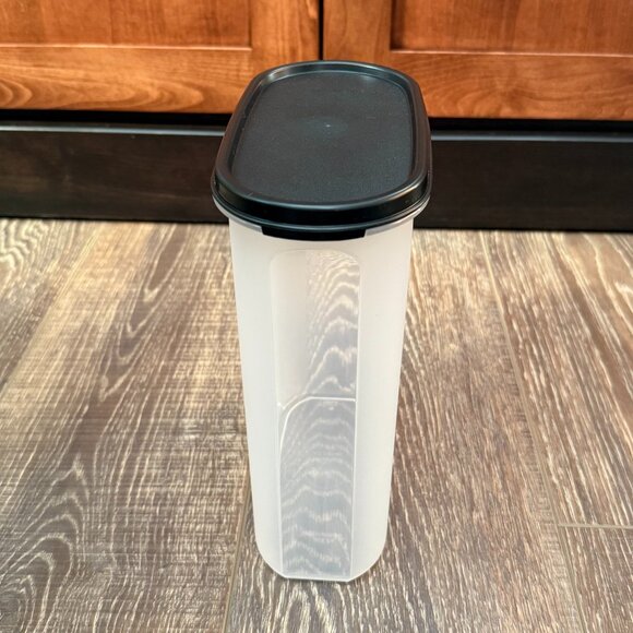 Tupperware Modular Mate Oval Keeper with Lid - Picture 3 of 11